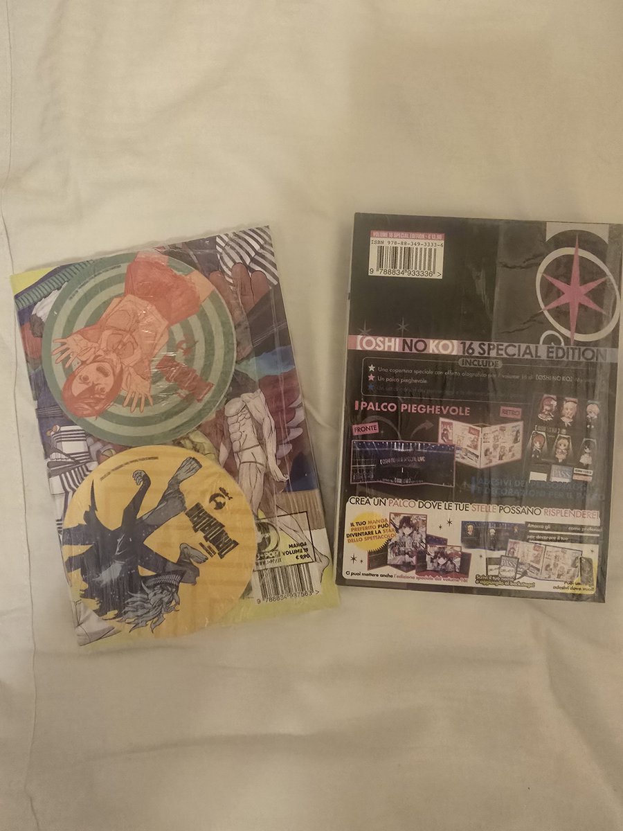 Stranger_Henry's tweet photo. Estoy en Italia de viaje y me comprado dos ediciones especiales de los mangas de Dandadan y Oshi no ko  a un precio bastante similar al que llegan las normales en España, que pena que estas ediciones con portadas tan chulas y regalitos no nos lleguen nunca https://t.co/KsuP3BPTE2