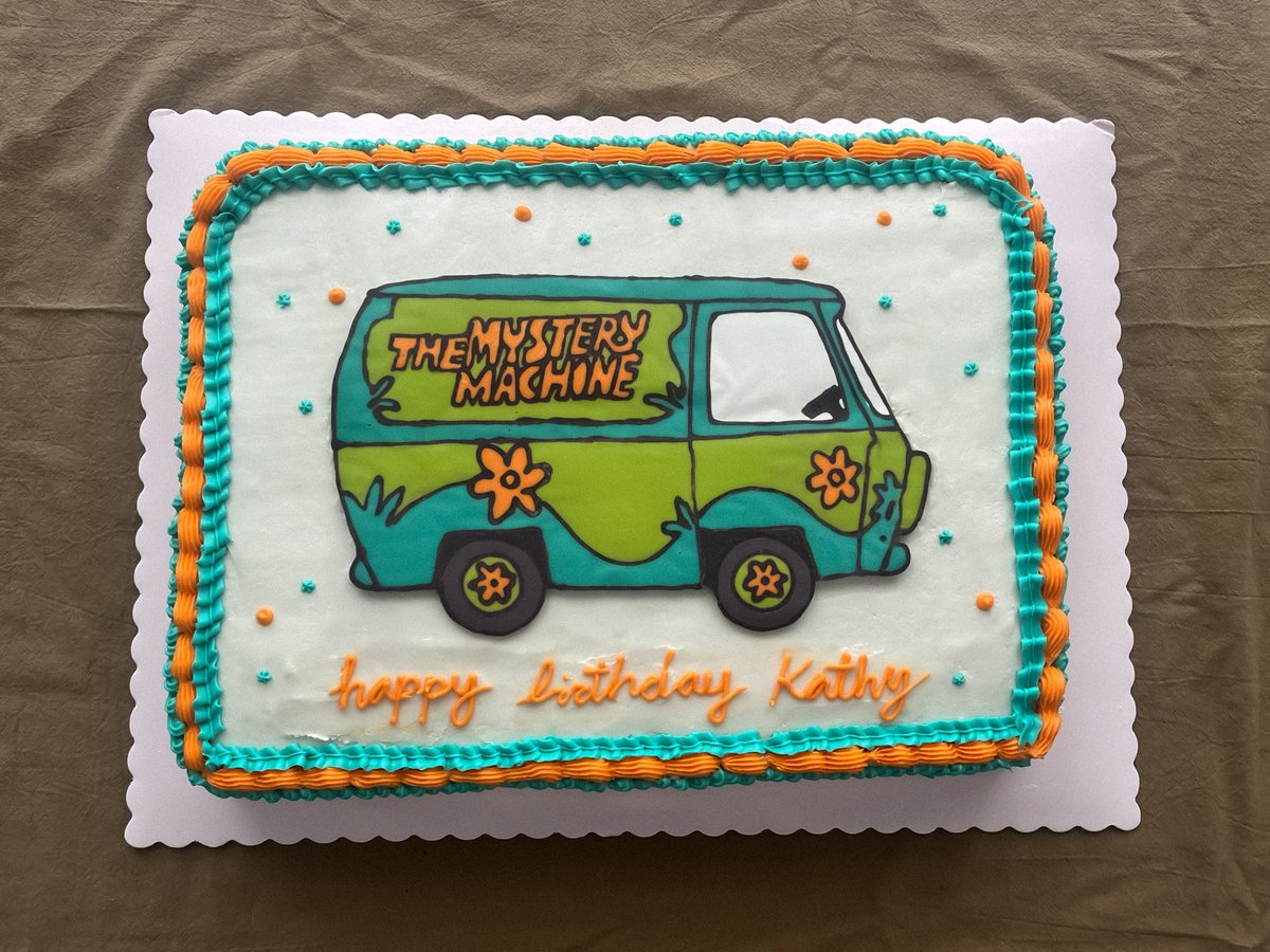 soiled_plants2's tweet photo. I was tasked with making 2 Scooby-Doo birthday cakes this weekend. As a Scooby-Doo aficionado this was, of course, a task I took VERY seriously. https://t.co/xfpR6cix9M