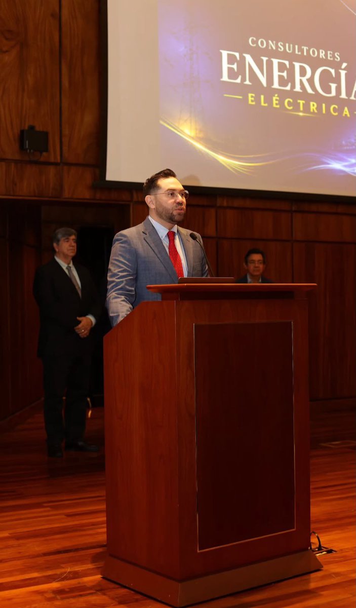BancaLiberalHN's tweet photo. Construimos propuestas, no improvisaciones.

La Bancada del Partido Liberal reunió a expertos internacionales de El Salvador, Guatemala, Panamá y Costa Rica para analizar las mejores prácticas que han transformado el sector eléctrico en la región.

Esta iniciativa, impulsada por el Jefe de Bancada Jorge Cálix, fortalece la propuesta de reforma energética que presentaremos en el Congreso Nacional, con una visión basada en experiencia, evidencia técnica y el interés de Honduras.

Porque el futuro energético del país requiere planificación, instituciones fuertes y decisiones responsables.

🇭🇳⚡

#BancadaLiberal #PartidoLiberal #Honduras #Energía #ReformaEléctrica #CongresoNacional #Desarrollo #Centroamérica