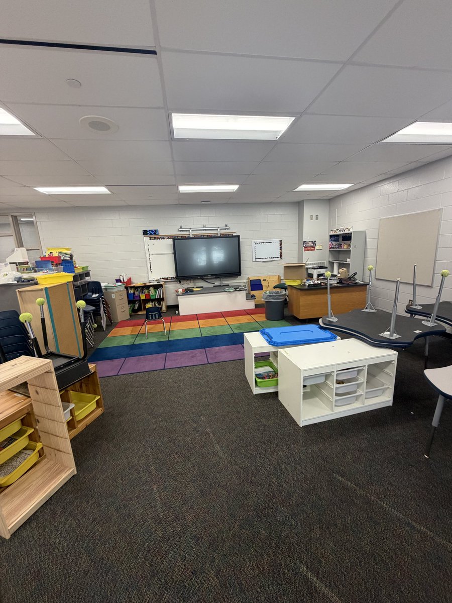 CandiTitus2's tweet photo. Classroom set up time and there is still so much I need! Please consider helping ease my transition from 1st to K5 by giving my students access to new materials and amazing activities.  Thanks in advance! #clearthelists #adoptateacher #supportaclassroom 
https://t.co/ob29wSdIxz https://t.co/lVJ7FLAN2n