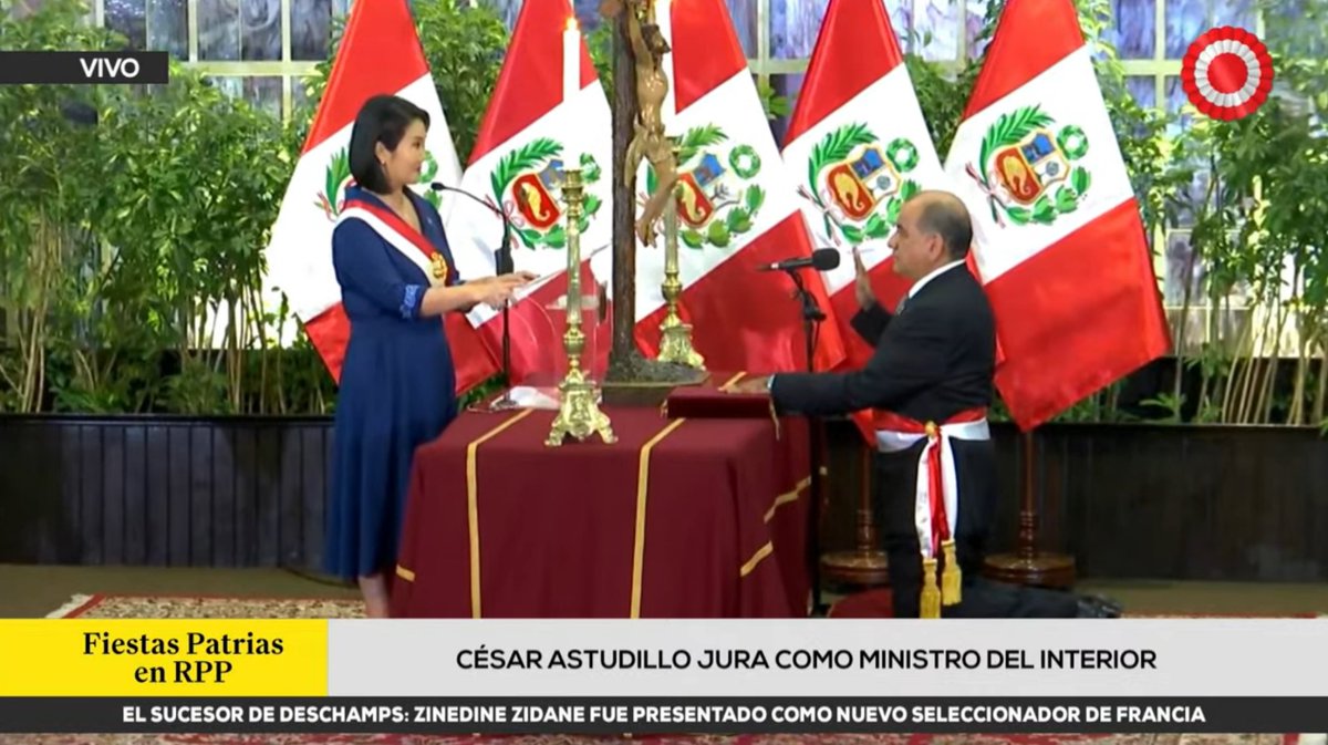 RPPNoticias's tweet photo. 🔴 EN VIVO | Keiko Fujimori tomó juramento a César Astudillo como ministro del Interior.

👉https://t.co/cB1yj9MBiy
#FiestasPatriasXRPP https://t.co/0BuBrTjQg6