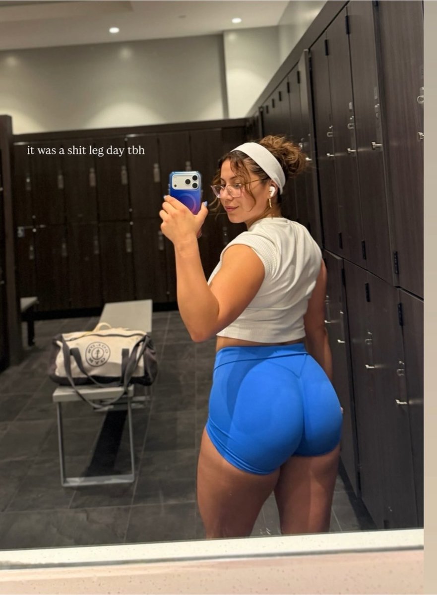 irlhoez's tweet photo. Need a thick Latina gym slut to squat on my dick 🔥🤤 #bigbooty #leggings #irlsubmission #bigtits #curvy #nsfwtwt https://t.co/zHmtn409kH