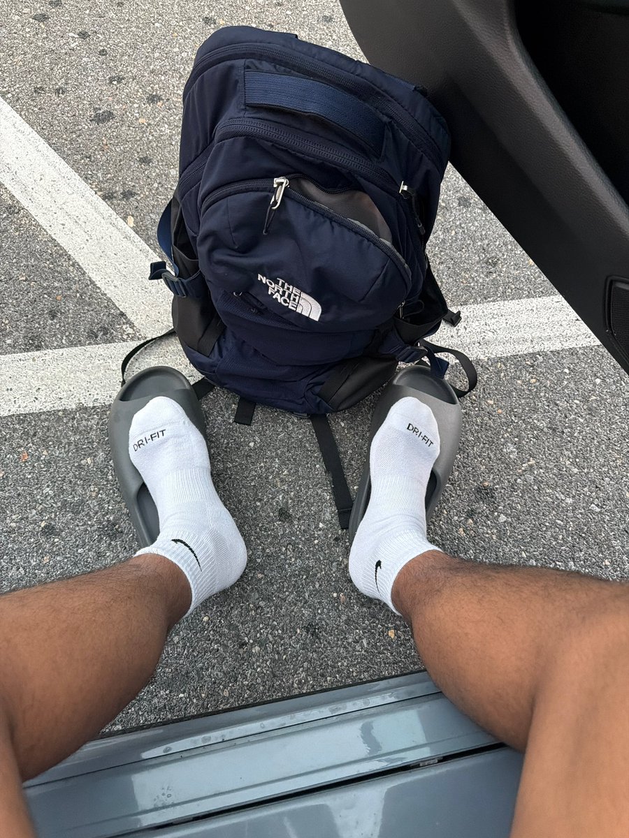 kev18008's tweet photo. Nike dri fit #feet #foot #socks #men #nikesocks #mensocks https://t.co/fx1eVH10Ya