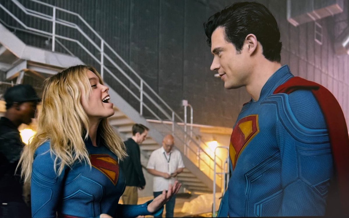 acervsupergirl's tweet photo. https://t.co/UeBTZyueMO