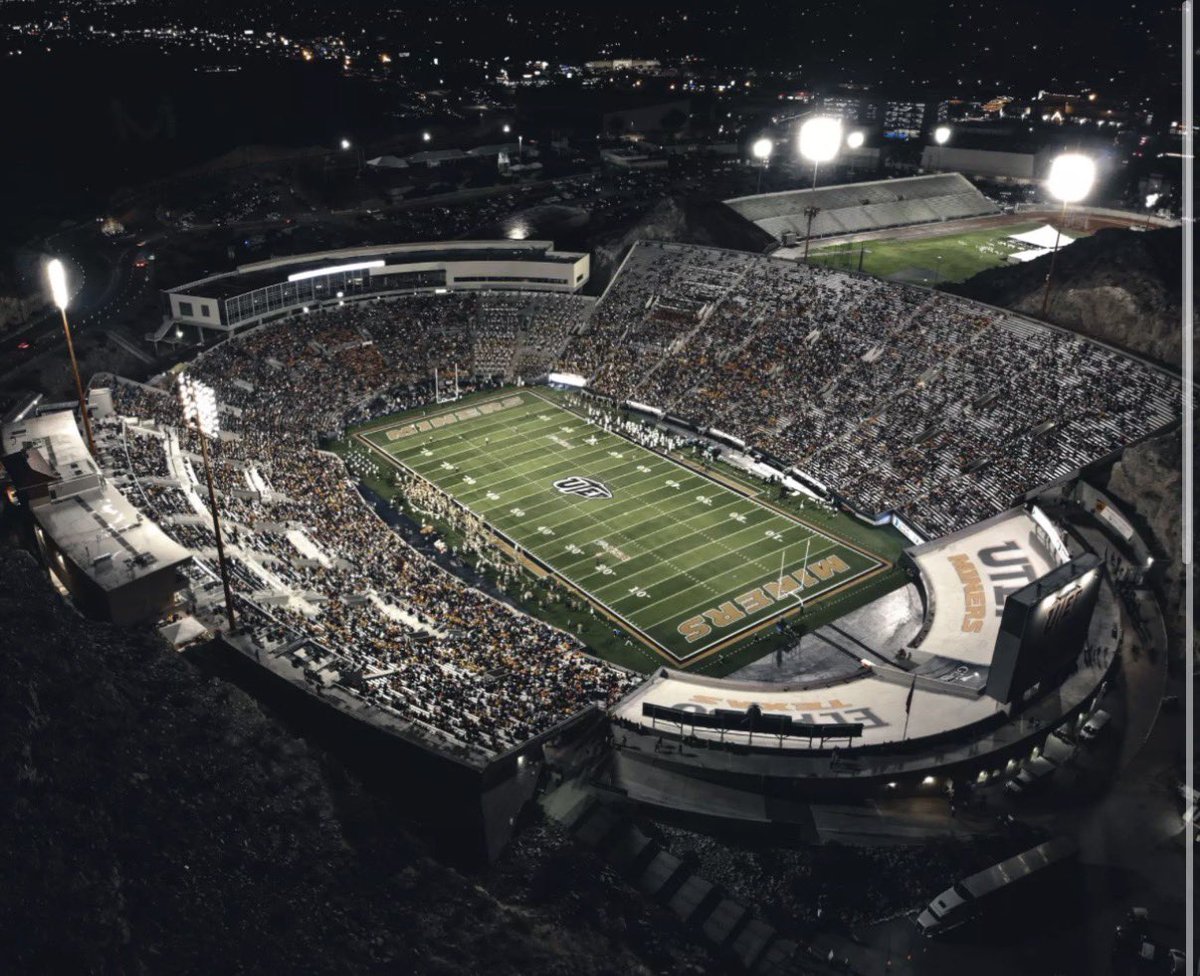 Jamescabarrus27's tweet photo. #AGTG after a great conversation with @CoachKSigler I am blessed to receive my 13th D1 🅾️ffer from @UTEPFB!!!🟠🔵 @CPFBRecruiting @CoachCho_ 
@CoachKyleBeyer
@CoachSWUTEP @KendarinRay @TheProtectUCrew @MickensJay @chaseK_52 https://t.co/mboDiNcTev