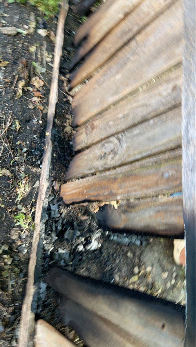 CDMorales417's tweet photo. Just got home to my backyard neighbor telling me my fence caught fire from the sun 
Absolutely bonkers https://t.co/4F1dBaMFGn