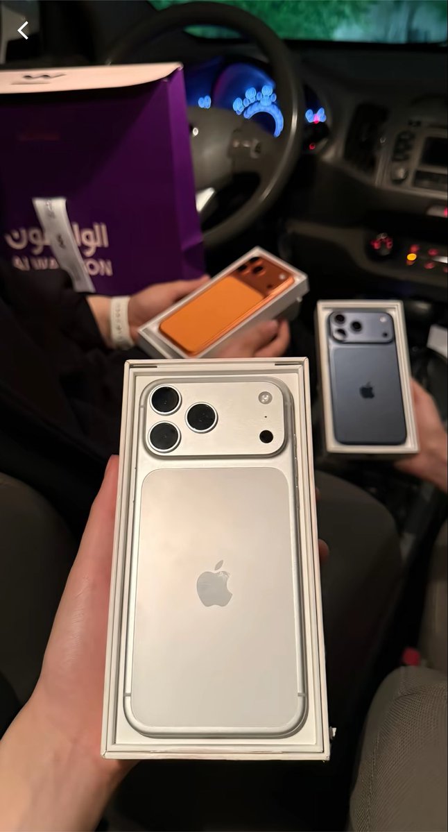 x36647's tweet photo. اي تقولون متى ينزل  iPhone 18 Pro Max🦦 https://t.co/d4vacwU9cl