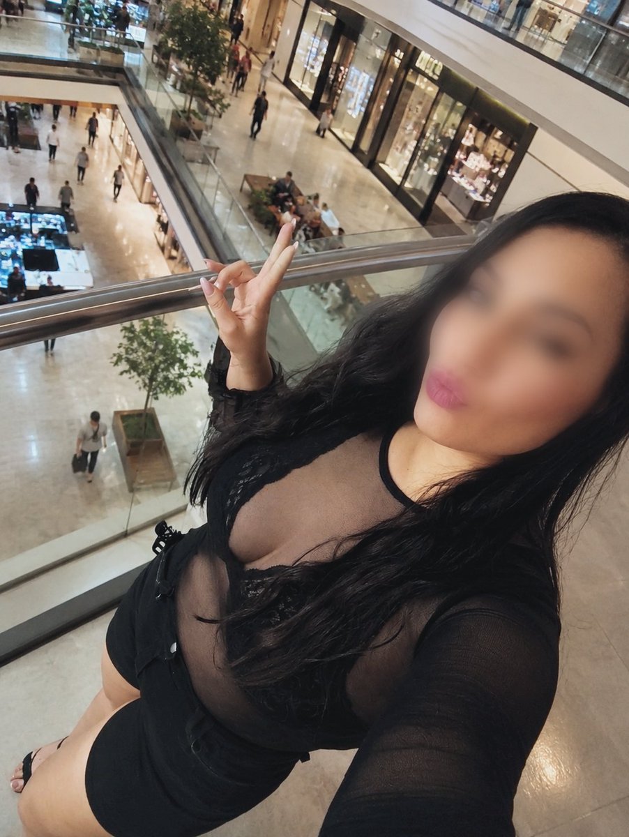 Acuariosagitar3's tweet photo. El requisito cuando salgo solita con algún amigo, grabar lo rico que me cogen para que el cornudo de mi esposo se la jale en casa. 
Le encanta que su linda esposa sea una ninfomana siempre en busca de vergas grandes
🤭🤭🤭😈😈😈
Siganme en mi página azul 
https://t.co/kfJZlOG3Gj https://t.co/086pE6Vzdx