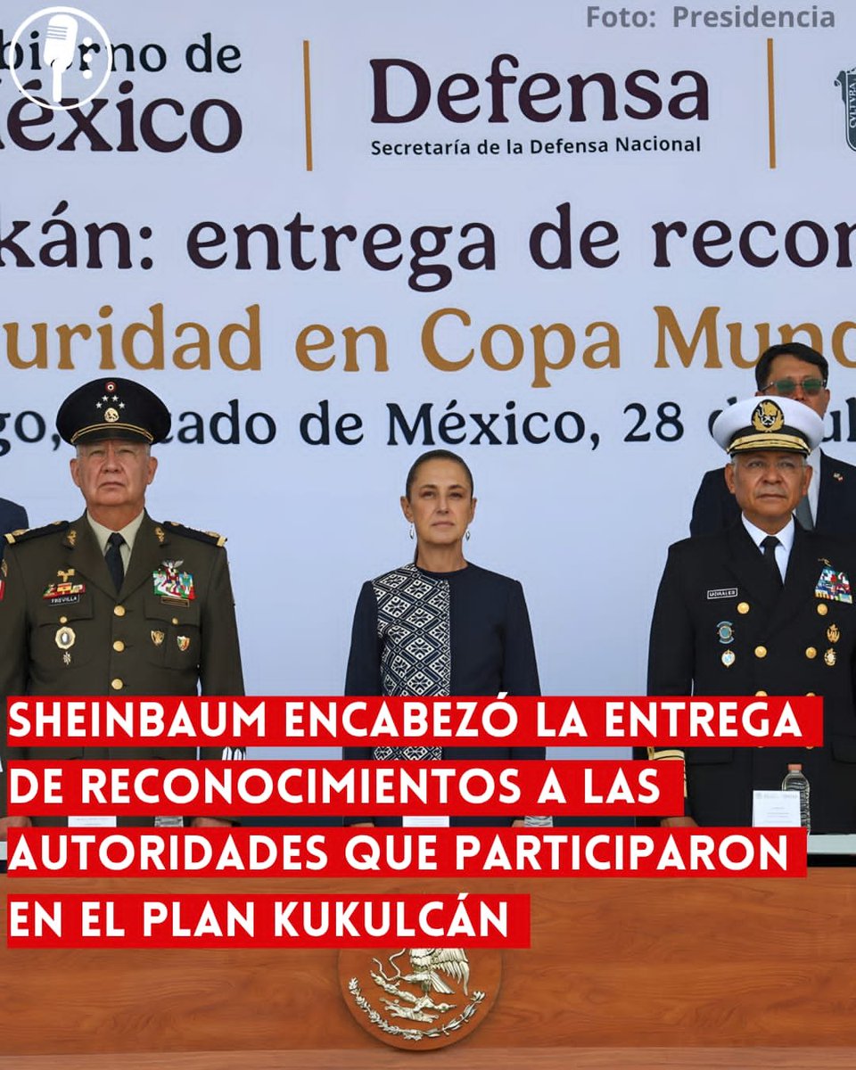 ReporterosMX_'s tweet photo. ⭕ OJO | SHEINBAUM ENCABEZÓ LA ENTREGA DE RECONOCIMIENTOS A LAS AUTORIDADES QUE PARTICIPARON EN EL PLAN KUKULCÁN 

Sheinbaum (@Claudiashein) reconoció a las autoridades del Plan Kukulcán y afirmó que el Mundial 2026 mostró a México como un país en paz, organizado y hospitalario ante el mundo entero. https://t.co/Mw7q1EsiVf