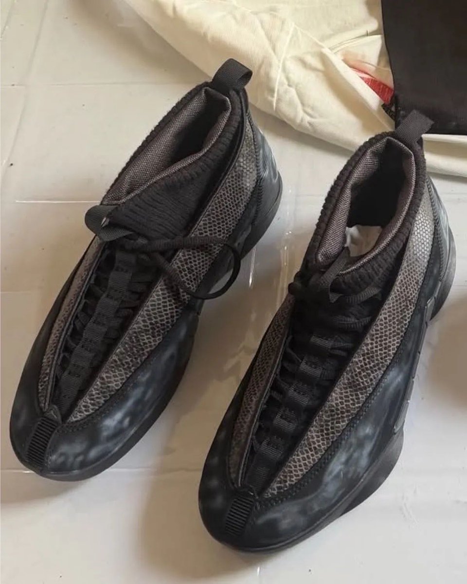 TheSiteSupply's tweet photo. The Air Jordan 15 “Snakeskin” is set to release later this year.

💵 $240
🗓️ November 7th https://t.co/ZpBxSWQdWm