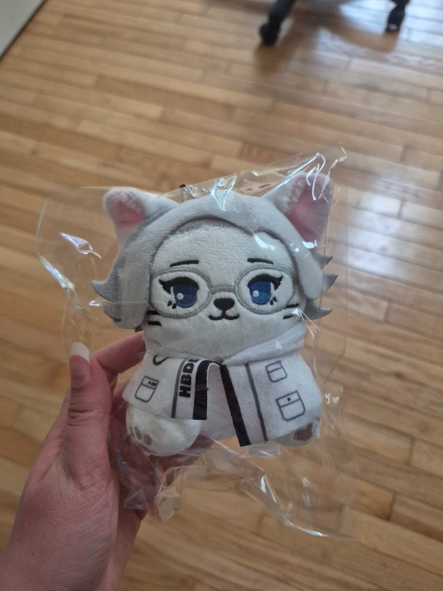 eggy_diary's tweet photo. yaaaay he finally came in the mail https://t.co/oo0cNRsMrL