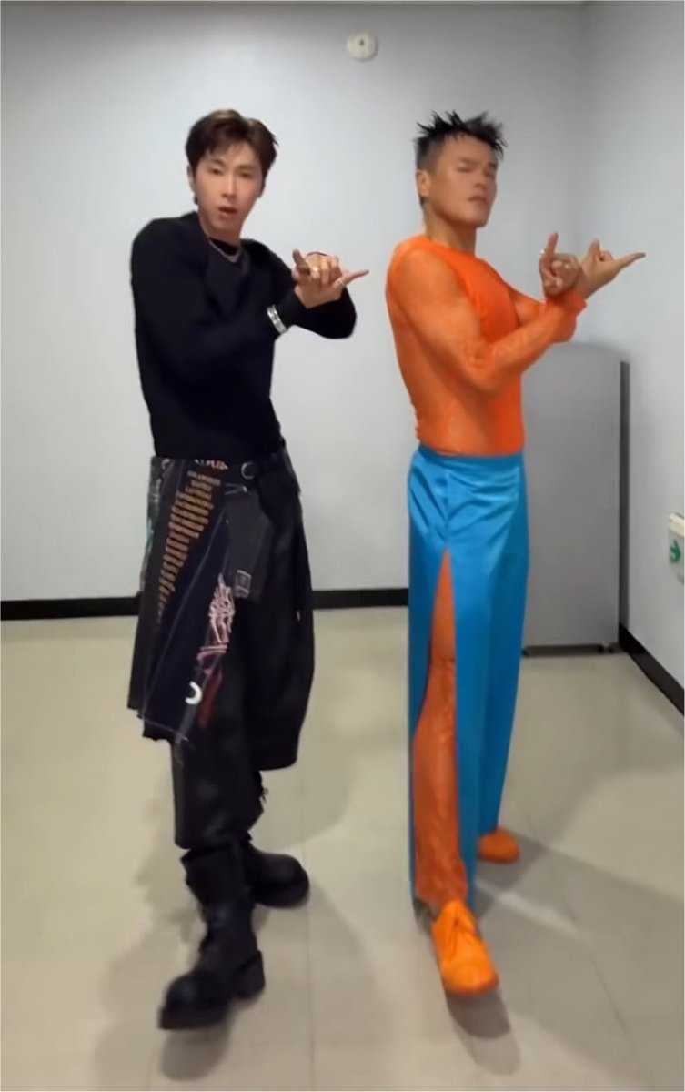 love0206UK's tweet photo. 유노윤호 ユンホ YUNHO TimesTickin
#UKNOW_TimesTickin #박진영
お二人が並んだ様子
以前から興味があったのでとてもうれしい https://t.co/SRYiXL0Uet