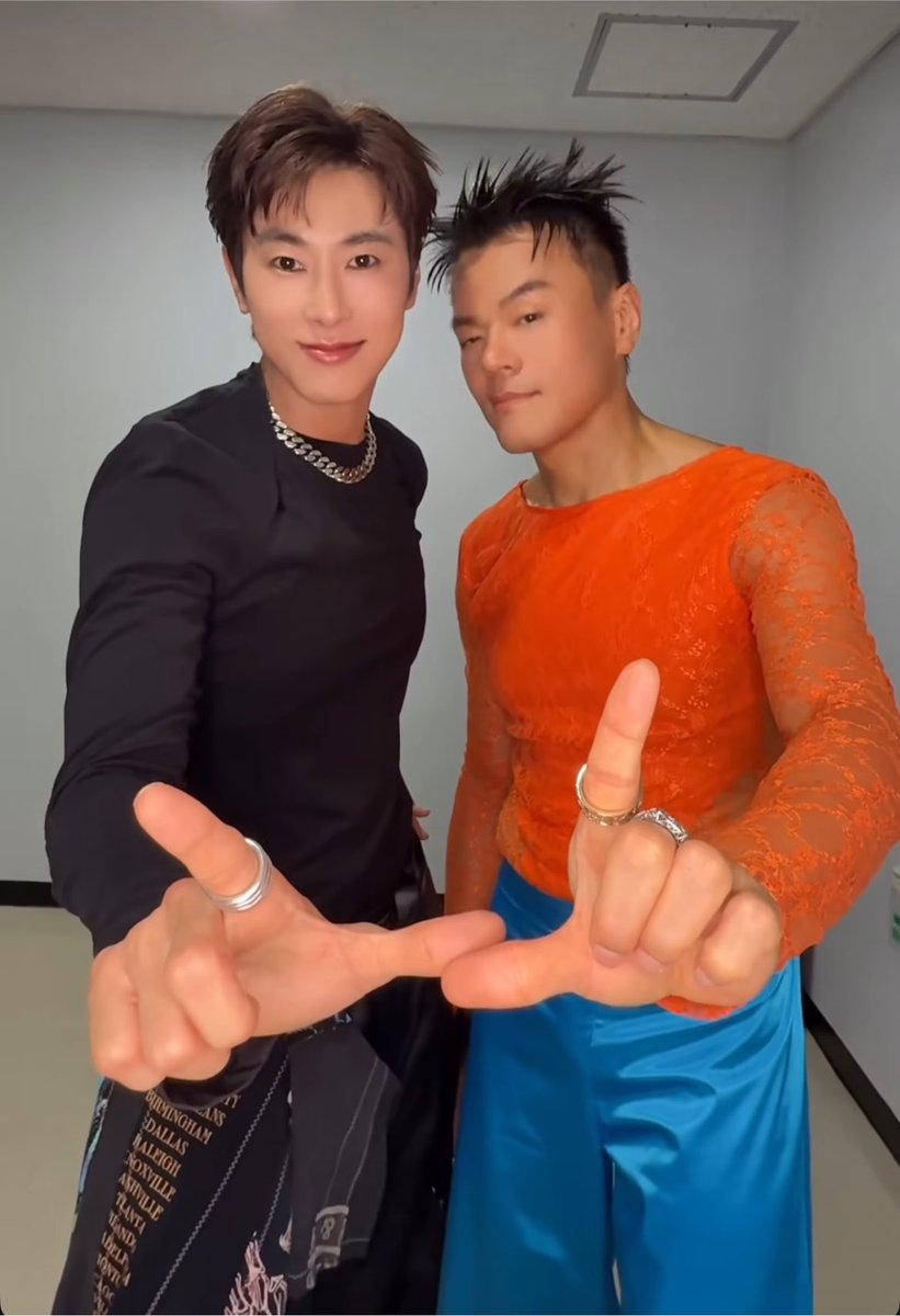 love0206UK's tweet photo. 유노윤호 ユンホ YUNHO TimesTickin
#UKNOW_TimesTickin #박진영
お二人が並んだ様子
以前から興味があったのでとてもうれしい https://t.co/SRYiXL0Uet