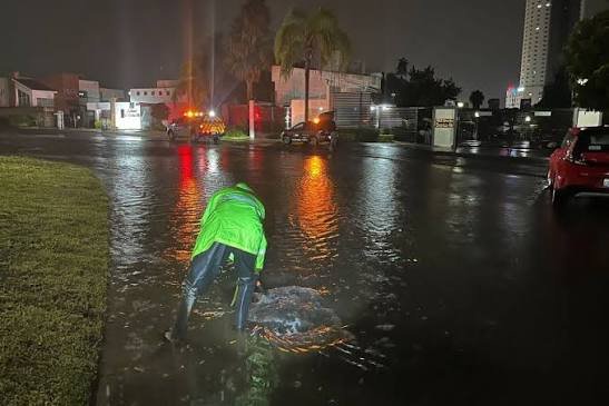josedany79's tweet photo. @gobqro
@qromunicipio Lluvias dejan encharcamientos en la zona norte de Querétaro, sin daños mayores https://t.co/2dnfWBlltf https://t.co/Wp8rsGI6Bd