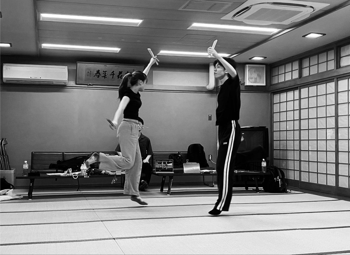 aya_meta's tweet photo. 鮫神楽練習
公演に向けて細かい手を確認しました！
#鮫神楽東京支部
#鮫神楽
9/13よろしくお願いいたします〜✨ https://t.co/GoZmtPjeGo