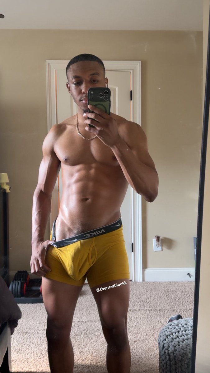 thenewblockk's tweet photo. Post gym🤤 https://t.co/SEh1mbNfFX
