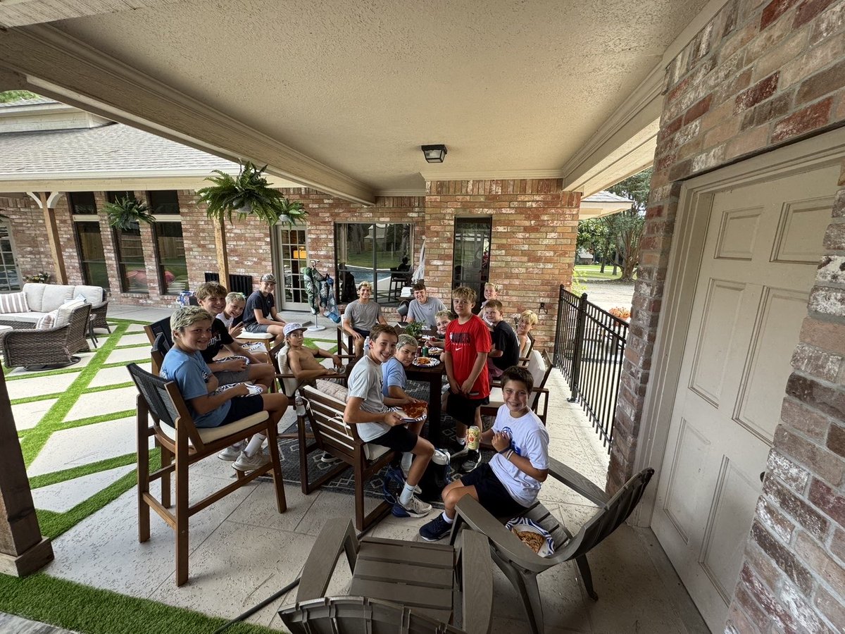 Alfonso_G_Lopez's tweet photo. Huge thanks to @mruffin15 for giving myself and @Dakota_Clarke12 the opportunity to further the Christian  knowledge of these young men of God and future leaders of our community!!

@LCCoachMel @LakeCreekFBall 
@CoachRTurner_ @CoachBence 
@LakeCreekBall https://t.co/g5ZlEwYmEm