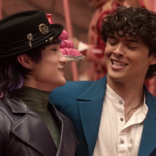 itsjsgracie's tweet photo. headcanon:

one of the main reasons hazel despised luis sm is because him and max broke up and shes HEAVY HEAVY team max. 
(but they back tg now so we’ll see)
#stronghat #descendants https://t.co/JMiWzDn3zS
