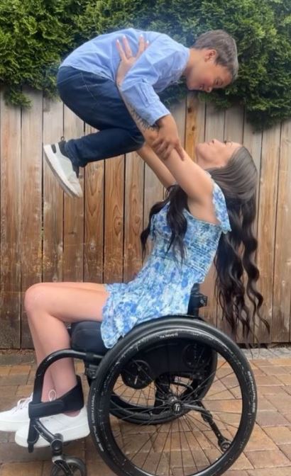 SPINALpedia's tweet photo. Bryanna Lacey Star Spink, a mom, wife and SCI advocate from California paralyzed in 2016 in a car accident, having fun showing how big her son has grown. Follow her:
https://t.co/0xVG7PTWTP
#spinalcordinjury #wheelchairuser #paraplegic #wheelchairmom https://t.co/EpxCiQKmtg