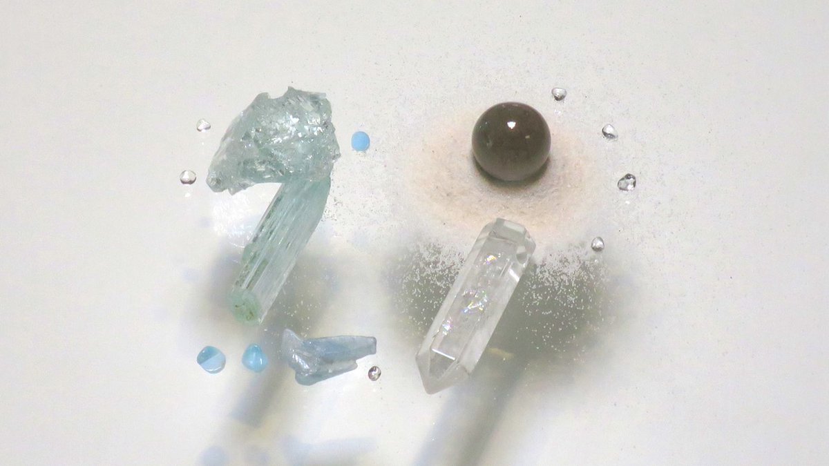 Sand_Therapy's tweet photo. aquamarine, quartz, larimar, white sand https://t.co/Ju4A25tZHM