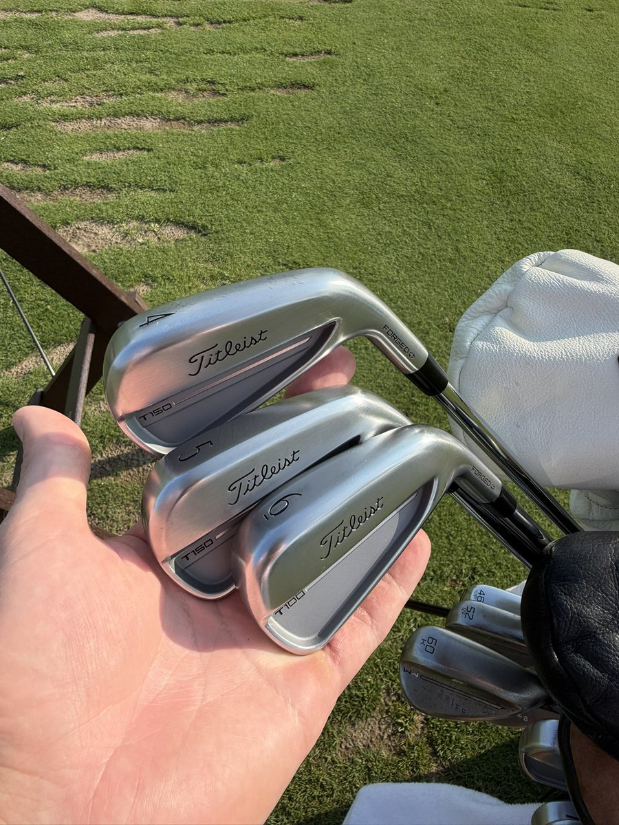 millerswhizzer's tweet photo. Part 2. Ball 2021 ProV1. Bag Hoofer https://t.co/hMfNrbkURB