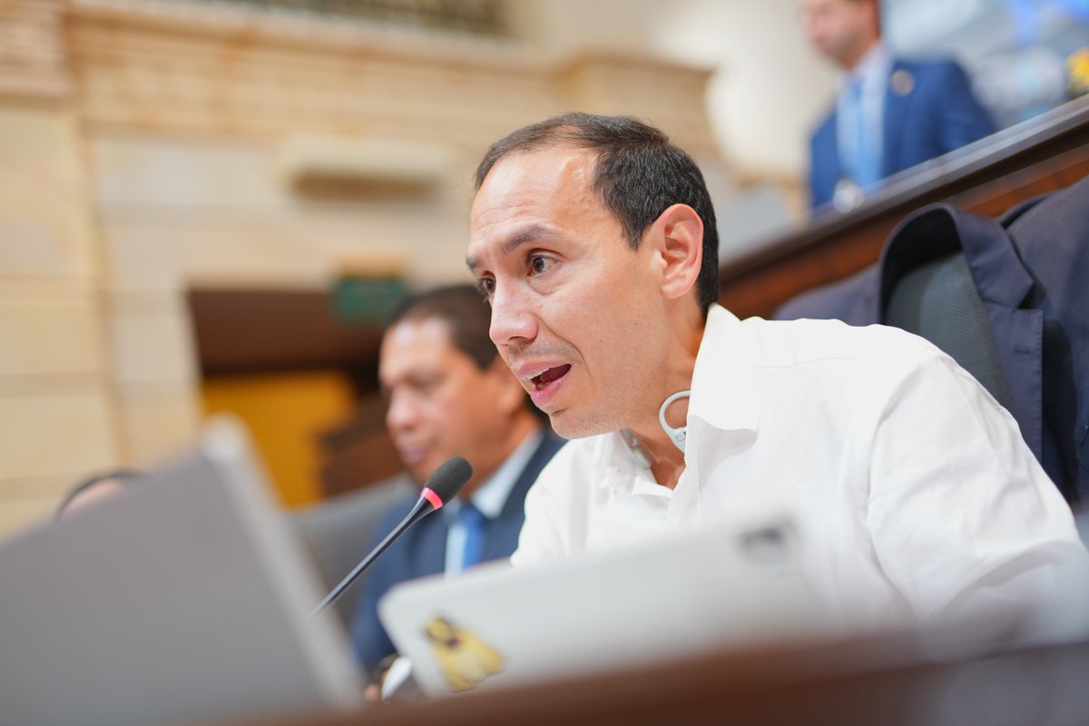 CamaraColombia's tweet photo. #PlenariaCámara | Ha sido discutida y aprobada con 117 votos por el Si, la proposición que busca "autorizar la posesión del presidente electo de Colombia, @ABDELAESPRIELLA, en la ciudad de Santiago de Cali" 🏛.  

#EnVivo 👇.  https://t.co/HQlyFw8NDI https://t.co/GoWemueGQv