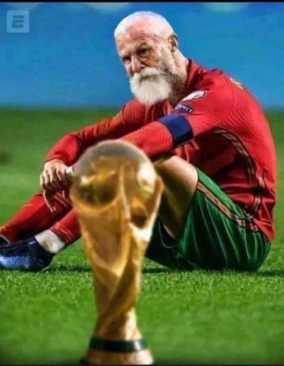 MohammedWavari's tweet photo. @Ryanair @_Futbolero_ لو تطلع لك عضلات في شحمة الأذن لن تحصل على كأس العالم😂 https://t.co/MHaG6YjtUw