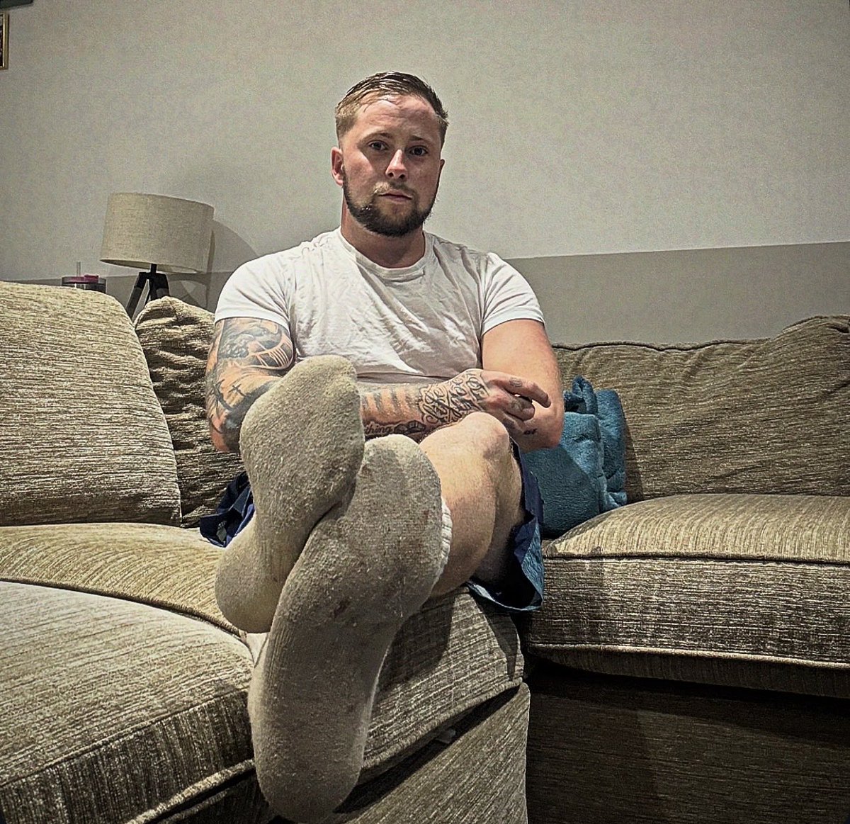 MasterTsoles's tweet photo. My accounts keep getting suspended so let’s run this one up 😈

#alpha #findom #master #footfetısh https://t.co/pDvzBkku8y
