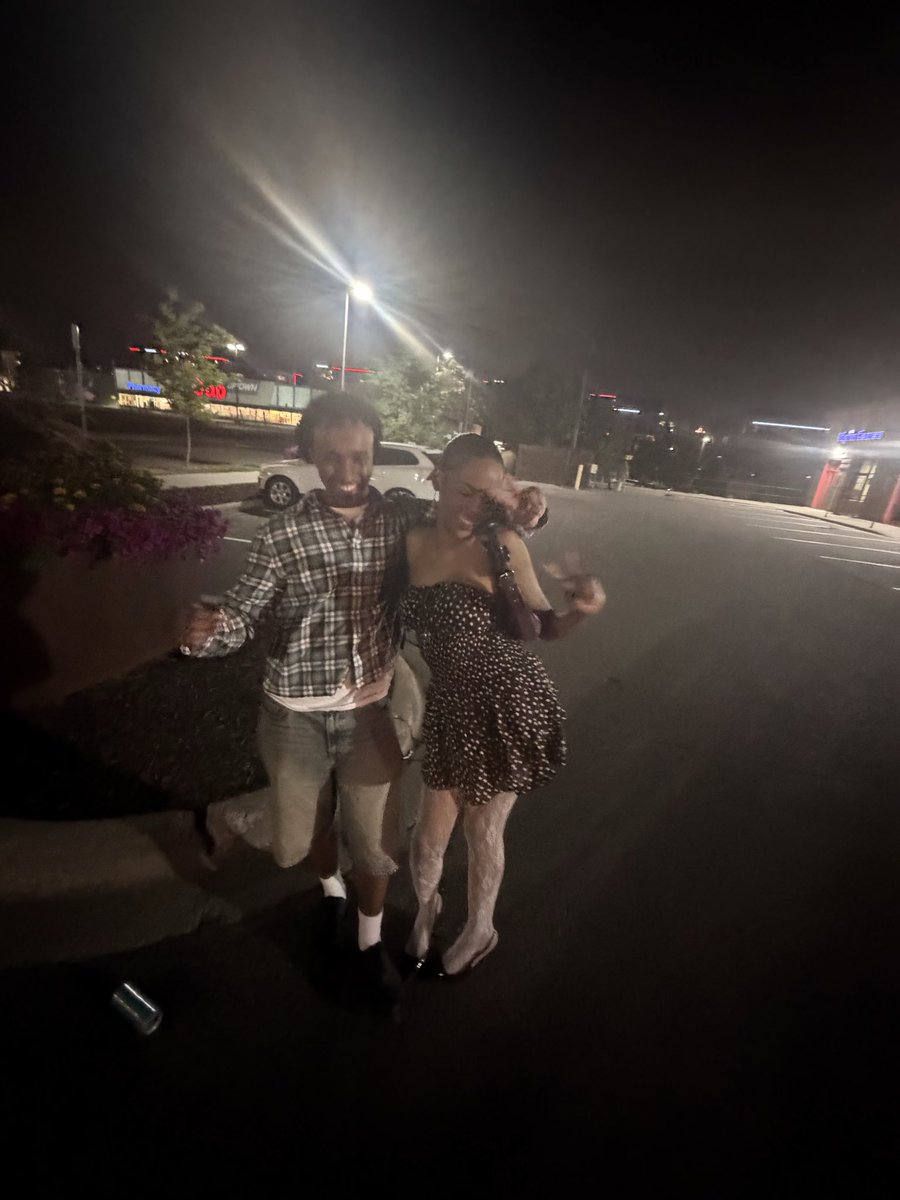 yrblayaniix's tweet photo. Birday boi https://t.co/epwWJHz16v