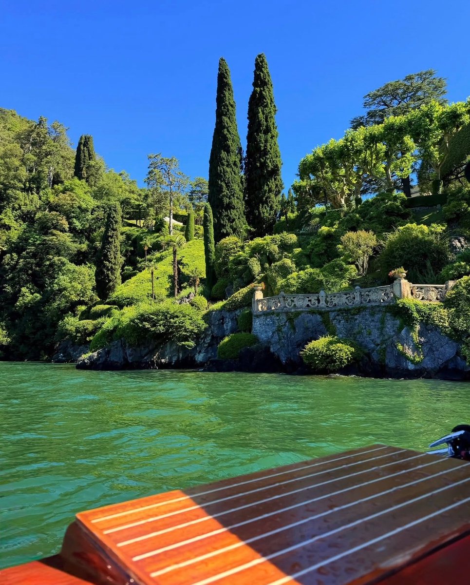 echoesofworld's tweet photo. Lake Como,Italy https://t.co/xlhebYVVP2