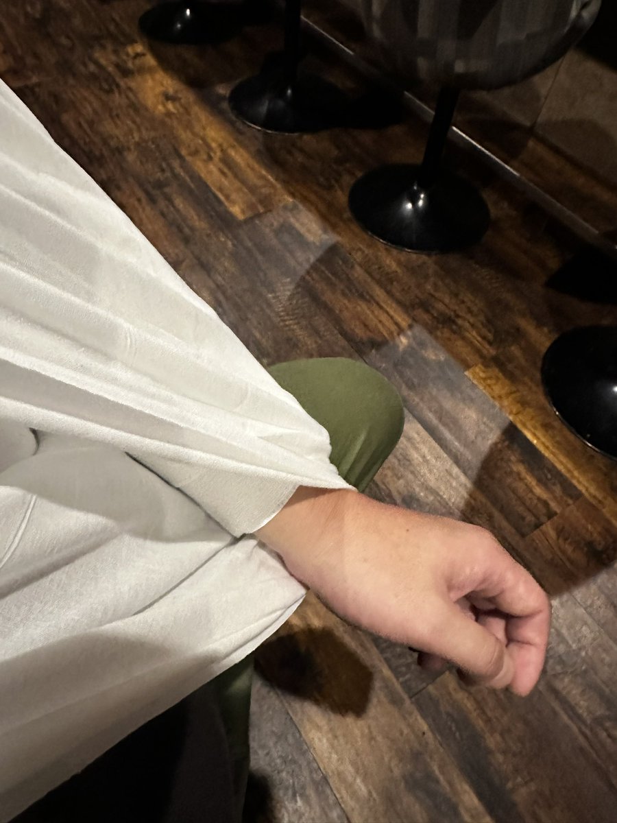high007's tweet photo. 【しばらくお休みさせていただきます。】

申し訳ありませんが、利き腕の左肘を骨折してしまったため、本日からしばらく間借りをお休みさせていただきます。

再開予定日は分かり次第、投稿させていただきます。
御来店予定だった皆様、誠に申し訳ございません。

シモカワスパイス店主 https://t.co/yuqz3aB5zT