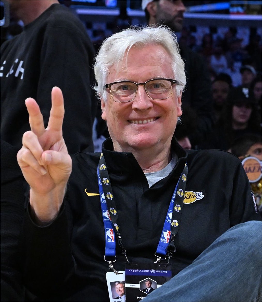 TheDunkCentral's tweet photo. FBI agents reportedly seized Lakers owner Mark Walter’s phone and laptop as part of an ongoing federal investigation, per @LakersDailyCom https://t.co/X6iuJancqb