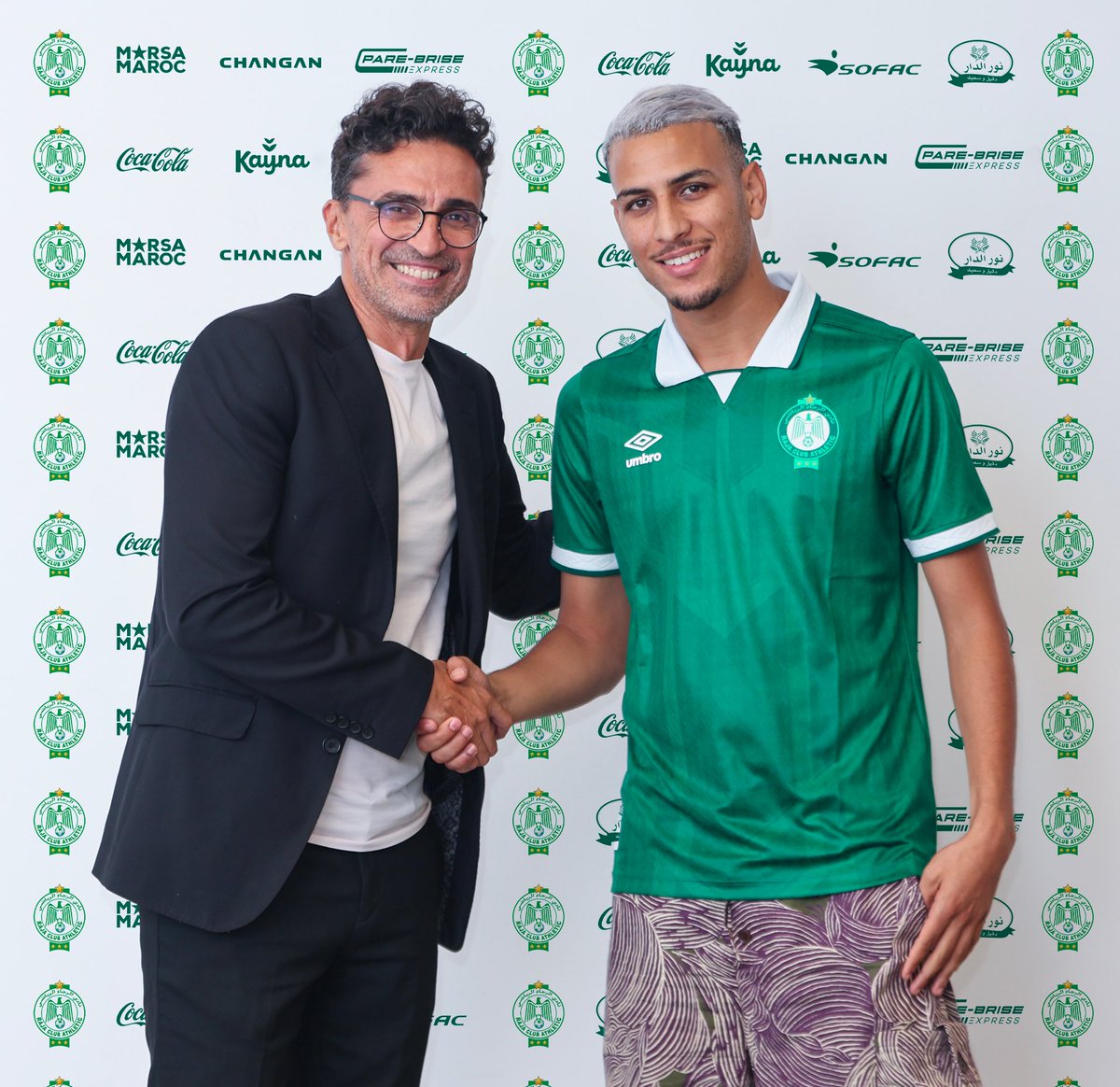RCAofficiel's tweet photo. Signed and sealed 💚 https://t.co/C0smXSruAW