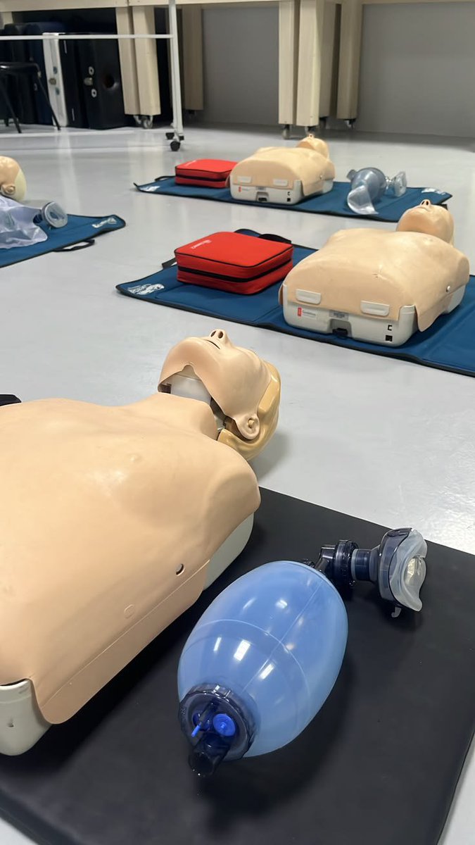 cademyResearchr's tweet photo. متوفر لدينا شهادة BLS و دورة ACLS و PALS و شهادة NRP و دورة ATLS و شهادة PHTLS و دورة CPR 

تجديد التصنيف المهني 
تجديد الرخصة المهنية 

ساعات تعليم طبي مستمر و تطوير مهني 
تجديد التسجيل و الترخيص المهني
ساعات ممارس CME 
تجديد الهيئة 

للتواصل: https://t.co/6lNfIFQUo4
#قمر_الليله https://t.co/4ev6aELHYW