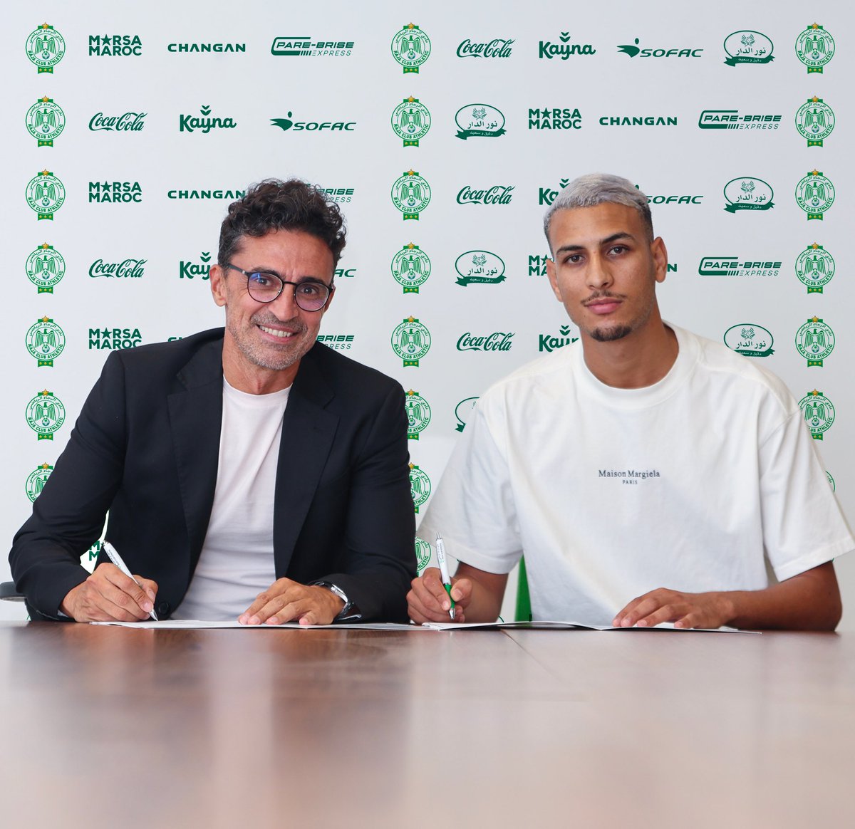 RCAofficiel's tweet photo. Signed and sealed 💚 https://t.co/C0smXSruAW