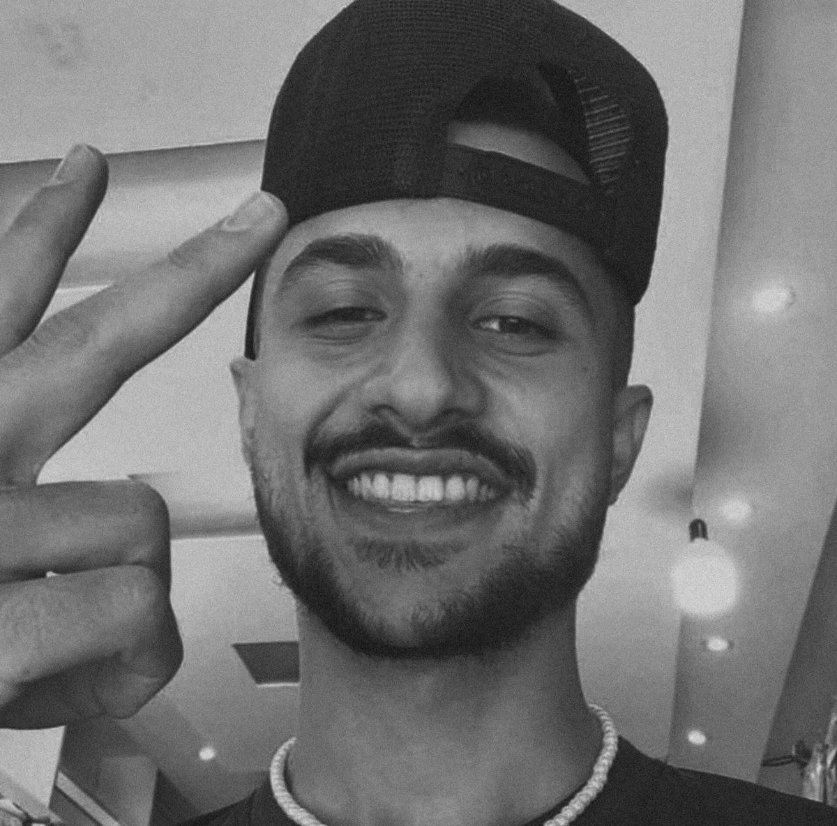 Mxryie's tweet photo. #MehnamNavabSafavi, 22, rapper, Isfahan, has been sentenced to death after being arrested for expressing support for the Dey protests. Reports indicate that his trial was conducted in absentia following coerced confessions. Raise your voice!
#StopExecutionsInIran @amnesty @hrw https://t.co/ij1JmQfXJb