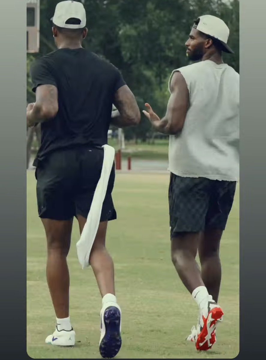 jkidddd1010's tweet photo. Gotta be better moving forward, they support each other why shouldn’t we 🤷🏾‍♂️🤷🏾‍♂️ https://t.co/CiKfzJNKlR