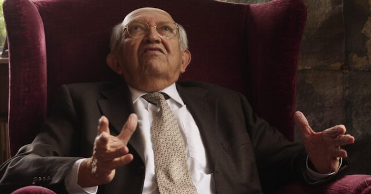 infobaecolombia's tweet photo. Murió Plinio Apuleyo Mendoza: escritor, periodista, y uno de los más cercanos a Gabriel García Márquez https://t.co/3fQqPWVVT1 https://t.co/Fusg5YAPly