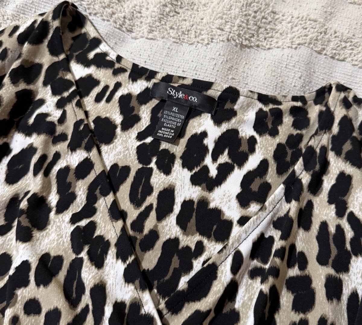 SLMor's tweet photo. Looks textured but it’s not - Sexy Deep V Animal Print Top
Stretchy and will look great with your tight black pants 🔥
In my Poshmark shop… Happylilac_too or use the link below!

https://t.co/XUoQjX137x https://t.co/N88hkZrYug