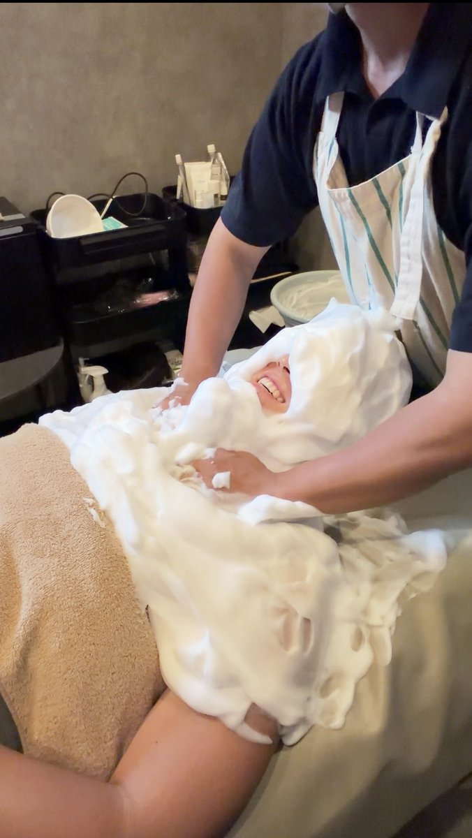 hilot283's tweet photo. 佐川男子くんの人生初フェイシャル
お肌ピカピカになり過ぎてます！ https://t.co/yBKo48wZuS