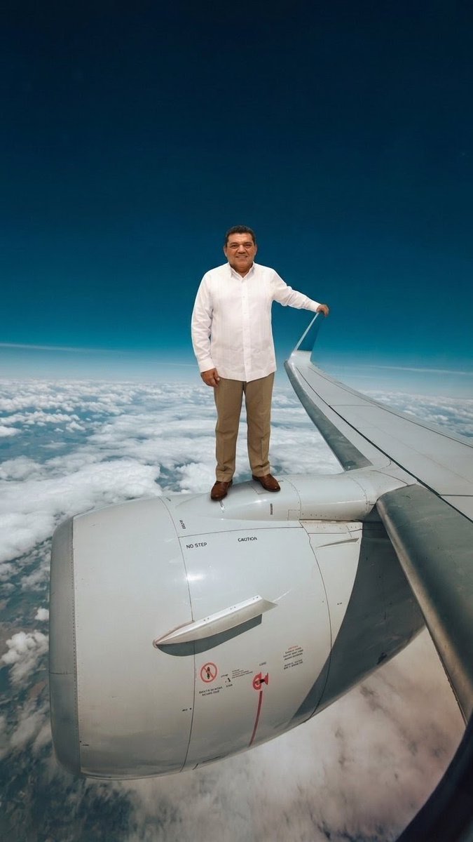Elweydeaca's tweet photo. @audelinomacario @Aeromexico El estándar de 'cero privilegios' llevado a su conclusión lógica: el único asiento sin lujos para @TabascoJavier es el motor.
#JavierMay
#Tabasco
Solo así está alegre la tía https://t.co/EgJEMyreH3