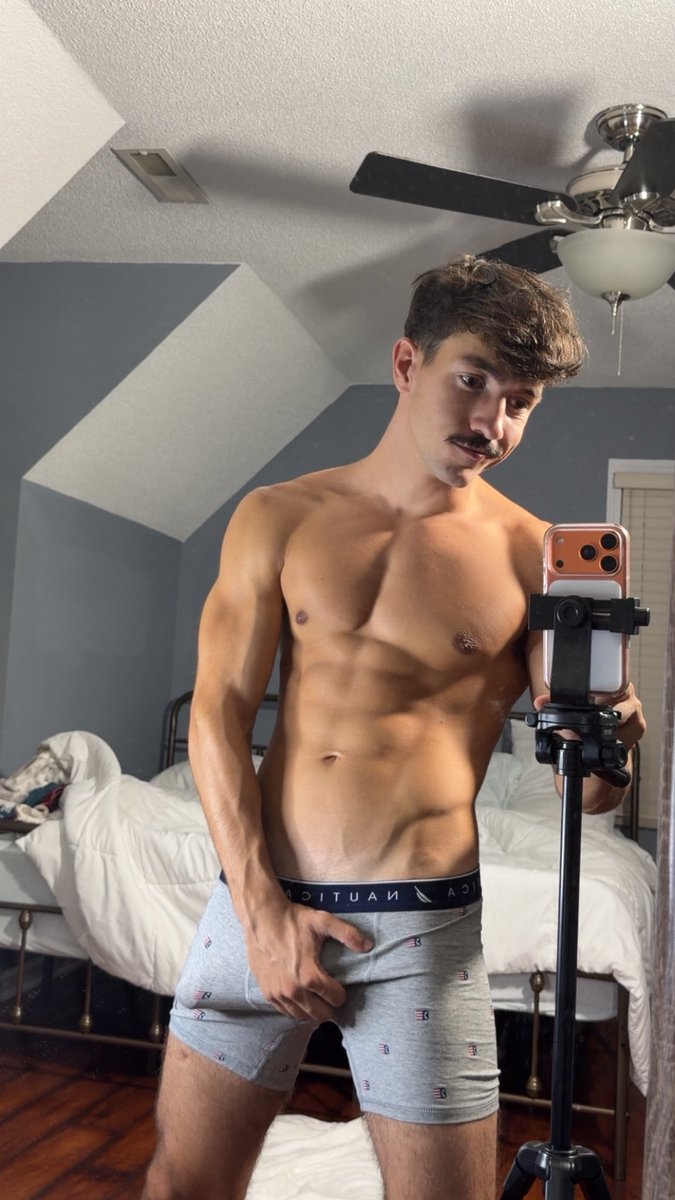 matteofit3's tweet photo. 🩶!Couple new briefs to collection!💙
😍¿wonder what color would look best on me?🤔🍆
#lgbt #gay #bi #fyp #mlm #trend #viral #fit #model #abs #mustache #fypシ゚viral #bulge #content #fitguy #of https://t.co/YnCGZ65Vjd