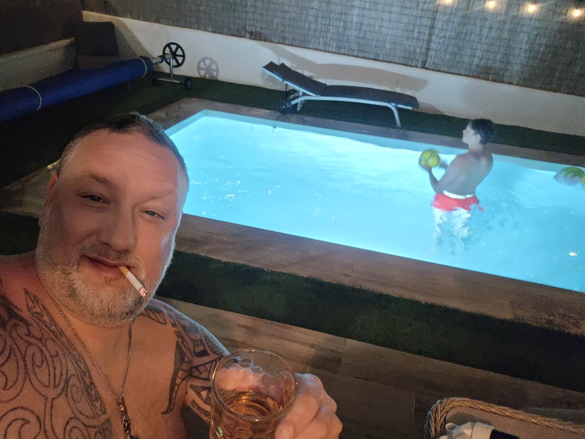 Neluzzz's tweet photo. Vakantie #goodlife #family ๐ค๐๐ค https://t.co/QiZbBIudt0