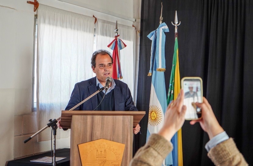 jmllamosas's tweet photo. LA PALABRA EMPEÑADA SE TRANSFORMA EN HECHOS CONCRETOS

Visité Las Acequias para entregar aportes económicos a 16 instituciones de la localidad, cumpliendo así con el compromiso asumido por nuestro gobernador @MartinLlaryora .
✨ Estos recursos les permitirán avanzar con obras de infraestructura, mantenimiento y nuevos proyectos para seguir conteniendo a la comunidad. Un impulso fundamental para que clubes, escuelas, asociaciones y centros comunitarios sigan brindando lo mejor a los niños y vecinos del pueblo 🤲🏼
En este contexto difícil, nuestro compromiso con el interior productivo es trabajar juntos con todas las instituciones que son el corazón de cada localidad 🤝🏼