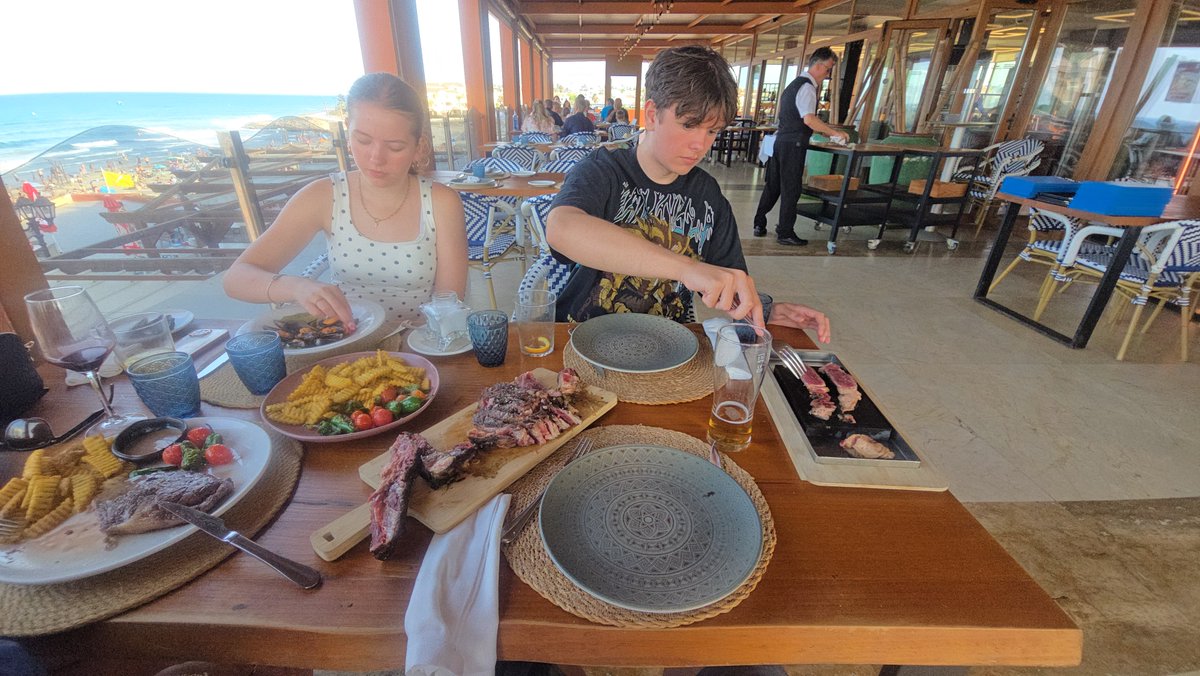 Neluzzz's tweet photo. Vakantie #goodlife #family ๐ค๐๐ค https://t.co/QiZbBIudt0