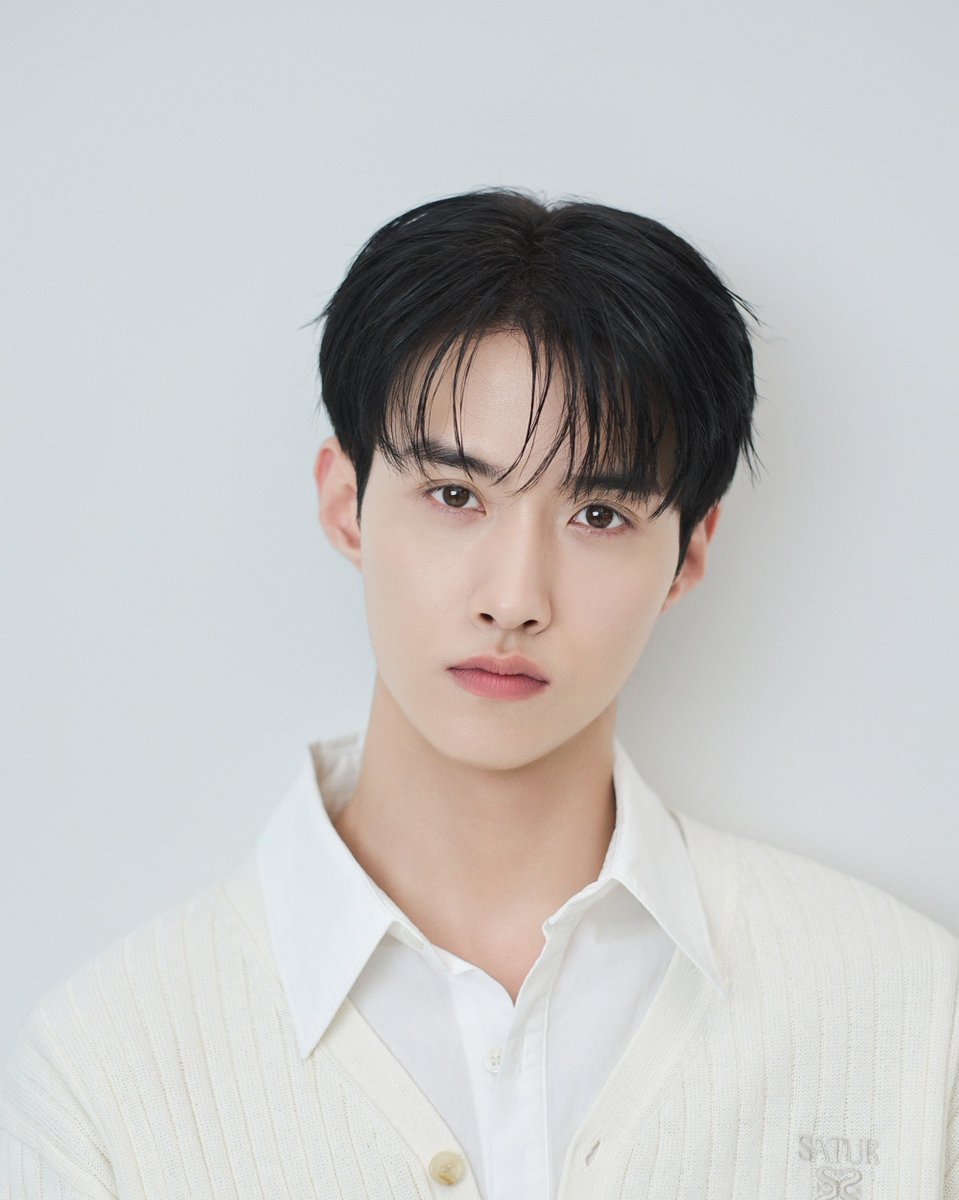 sachiza's tweet photo. O Yeo One é um vampiro, não é possível. Quase 10 anos acompanhando esse homem e ele não mudou NADA. Como uma pessoa não muda um fio de cabelo em uma década? https://t.co/Rb3Ih6I5dU