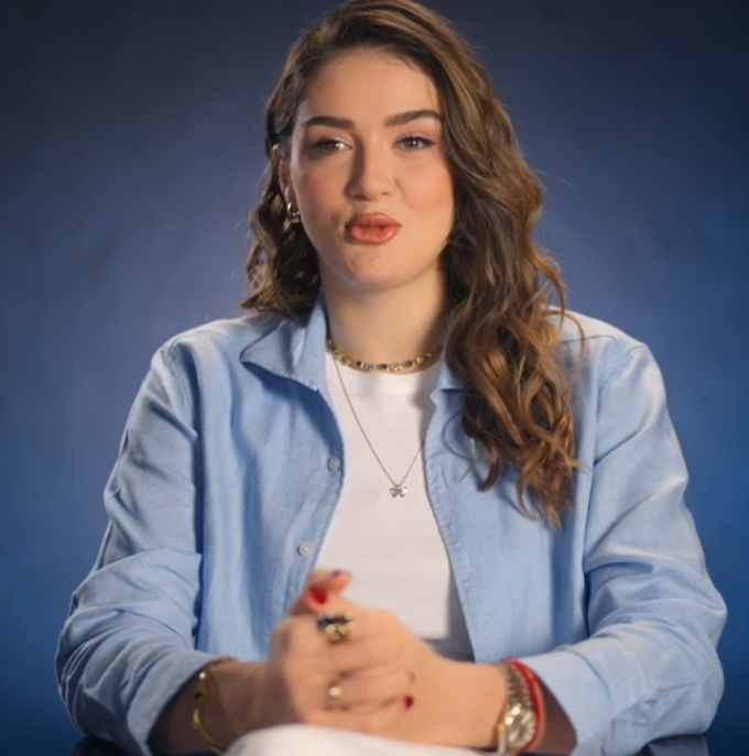 gibbybaris's tweet photo. ❓ Spor dünyası dışında tarihten ya da günümüzden biriyle akşam yemeği şansın olsa kiminle olurdu bu ?

🇹🇷 Zehra Güneş: Atatürk ile oturmak isterdim. Türkiye Cumhuriyeti'nde, dünyada bence her insan bunu deneyimlemek ister ve bunun yanına farklı bir isim koyabileceğimi düşünmüyorum.  

📺 Bayrak Taşıyanlar x Amazon Prime Video