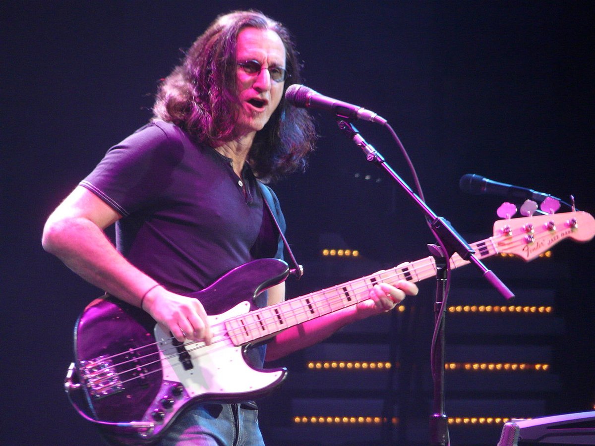 landofthe80s's tweet photo. Rush frontman, bassist, and keyboardist Geddy Lee celebrates his birthday today. 

BITE-SIZED FACT | His stage name came from the way his grandmother, whose first language was Yiddish, pronounced his birth name, Gary. https://t.co/ReCrKIwBb1