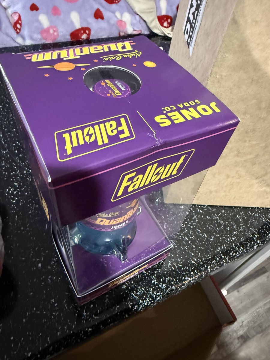 Lavencas's tweet photo. I’m so happy this finally came but shipping absolutely abused this thing 😥 @jonessodaco https://t.co/PuN4E0KS3J