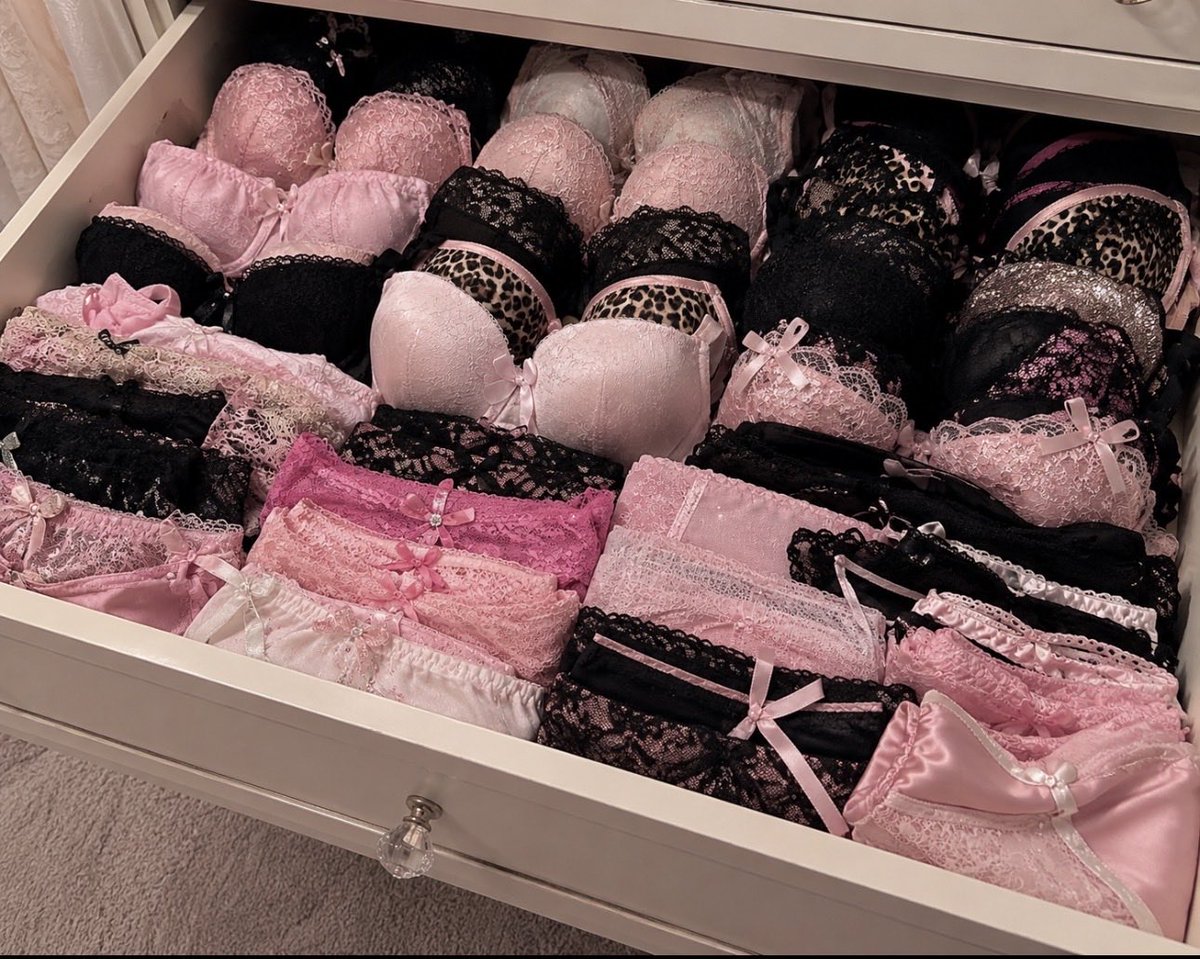 EmpowerHerGlow4's tweet photo. Life too short to wear boring undies https://t.co/XEZxgoZ31f